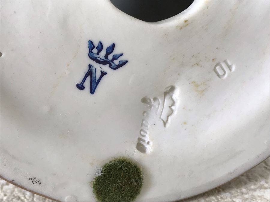 Vintage Italian Capodimonte Figurine 9.5H See Photos For Some Damage To Green Leaves [Photo 15]