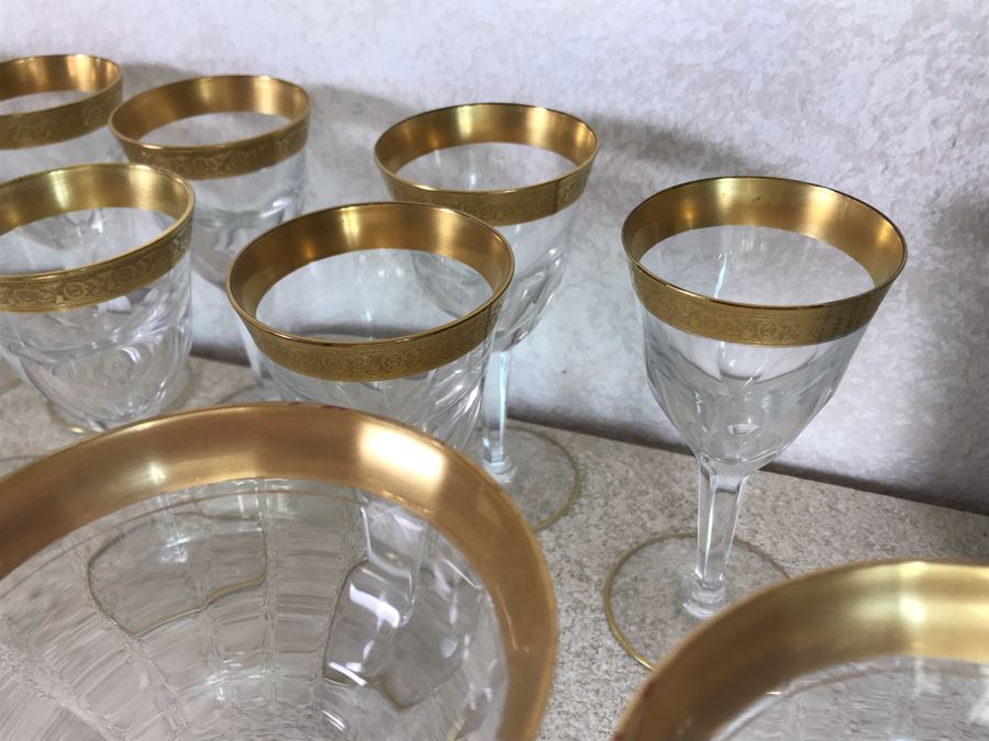 Large Collection Of Gold Rim Stemware Glasses With Matching Pitcher And Two Matching Decanters Apx 41 Pieces [Photo 17]