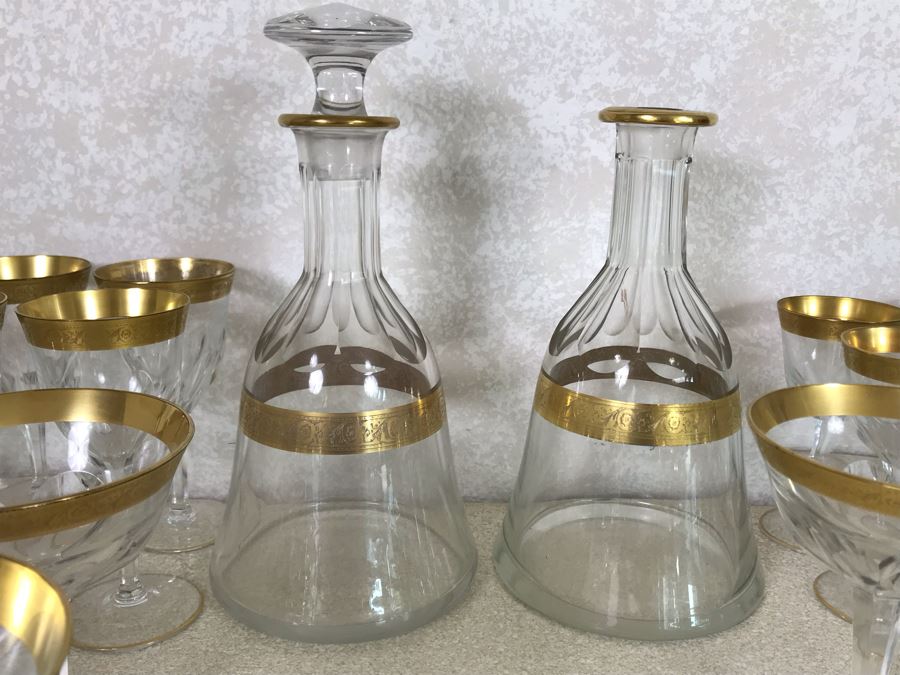 Large Collection Of Gold Rim Stemware Glasses With Matching Pitcher And Two Matching Decanters Apx 41 Pieces [Photo 10]