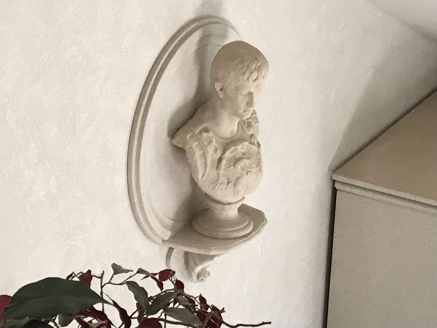 Wall Mounted Roman Bust And Medallion Shelf [Photo 8]