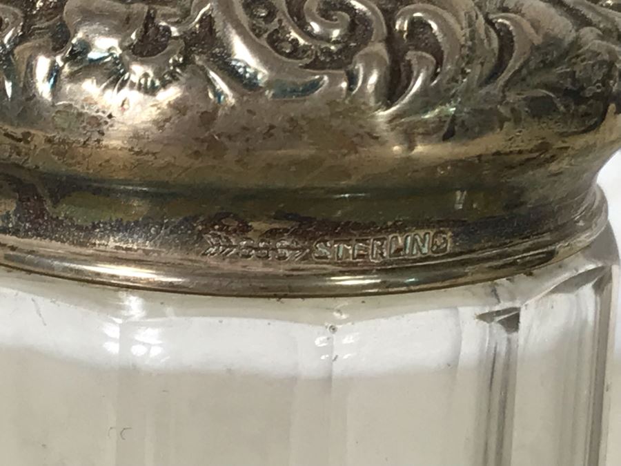 Pair Of Sterling Silver Repousse Lided Bottles 2W 22g [Photo 10]