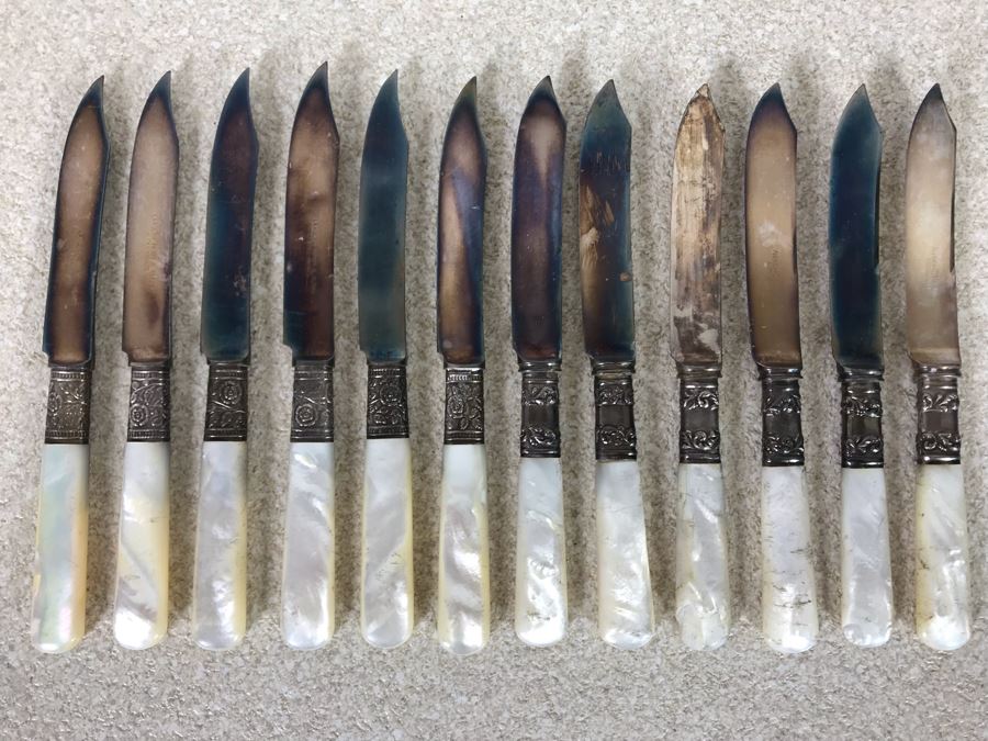 Vintage Sterling Silver Repousse And Mother Of Pearl Handle Knives - Four By Landers Frary & Clark Aetna Works And Four By American Cutlery Company 247g TW [Photo 1]