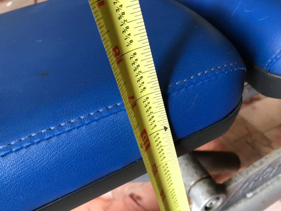 Life Fitness Commercial Gym Adjustable Weightlifting Workout Bench 50W X 25D X 17H [Photo 11]