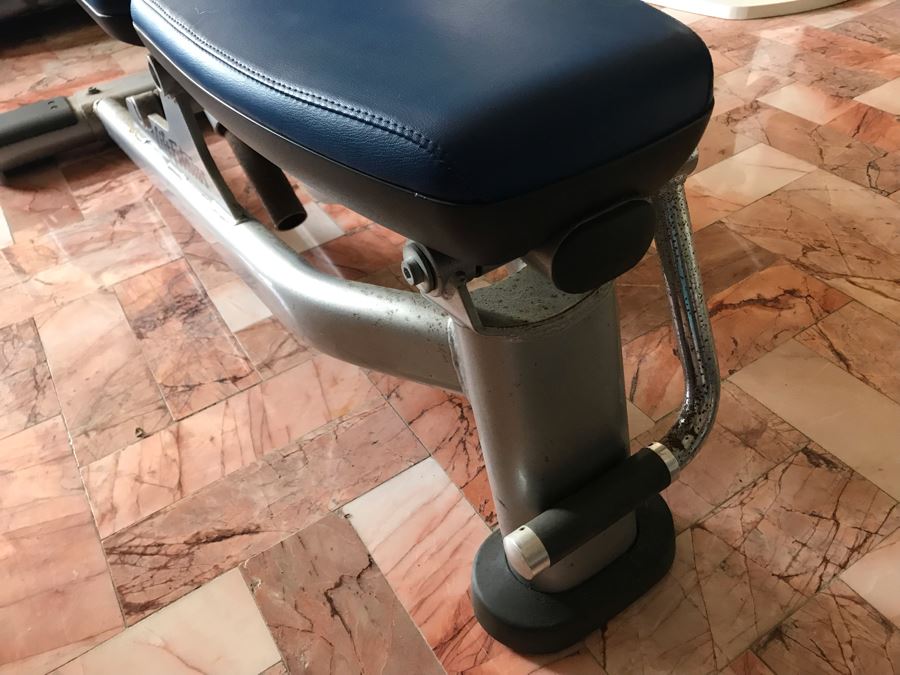 Life Fitness Commercial Gym Adjustable Weightlifting Workout Bench 50W X 25D X 17H [Photo 6]