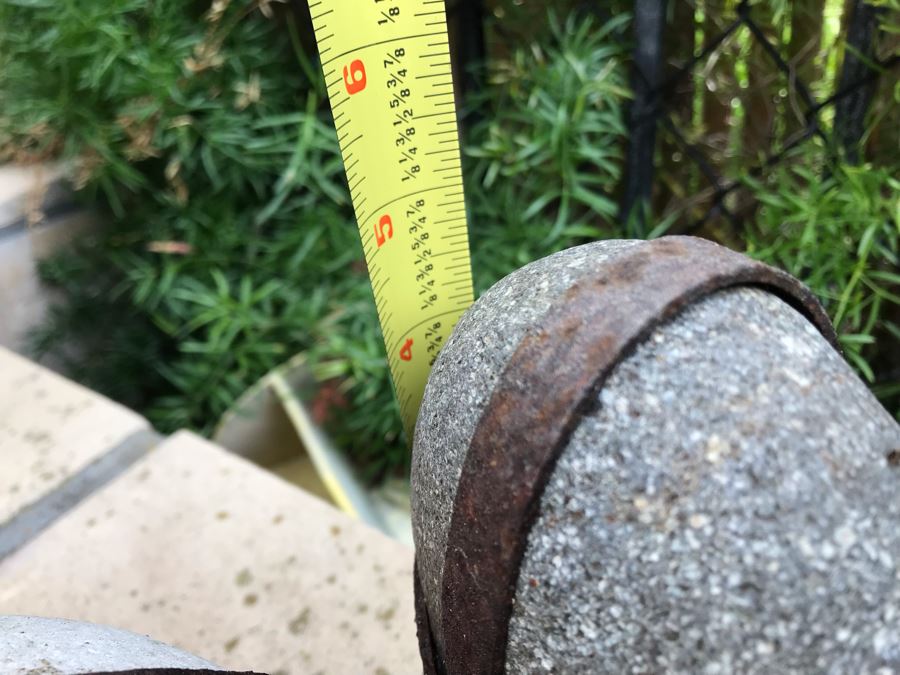 Frog Metal And Stone Garden Statuary Sculpture 14W X 13D X 5H  [Photo 9]