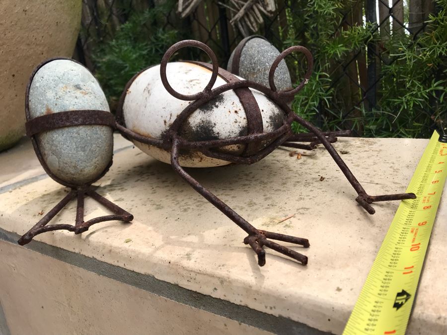 Frog Metal And Stone Garden Statuary Sculpture 14W X 13D X 5H  [Photo 2]