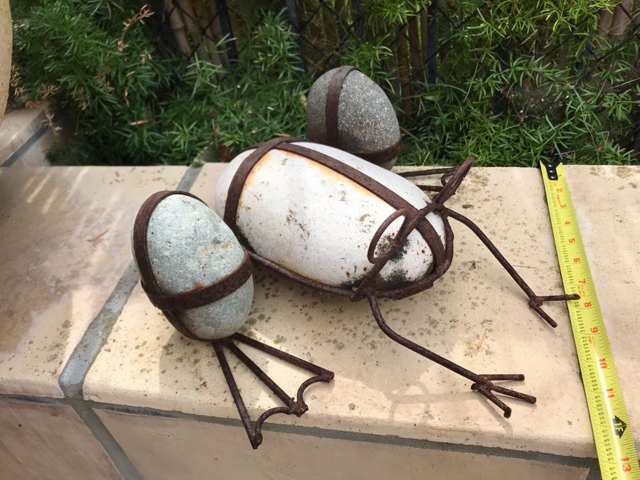 Frog Metal And Stone Garden Statuary Sculpture 14W X 13D X 5H  [Photo 4]