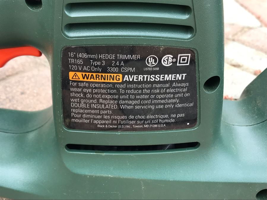 Like New Black & Decker 16' Hedge Trimmer TR165 Electrical [Photo 4]