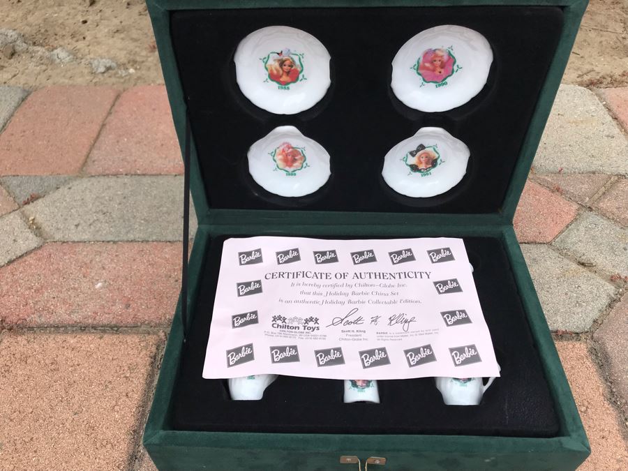 Holiday Barbie China Set Chilton Toys [Photo 2]