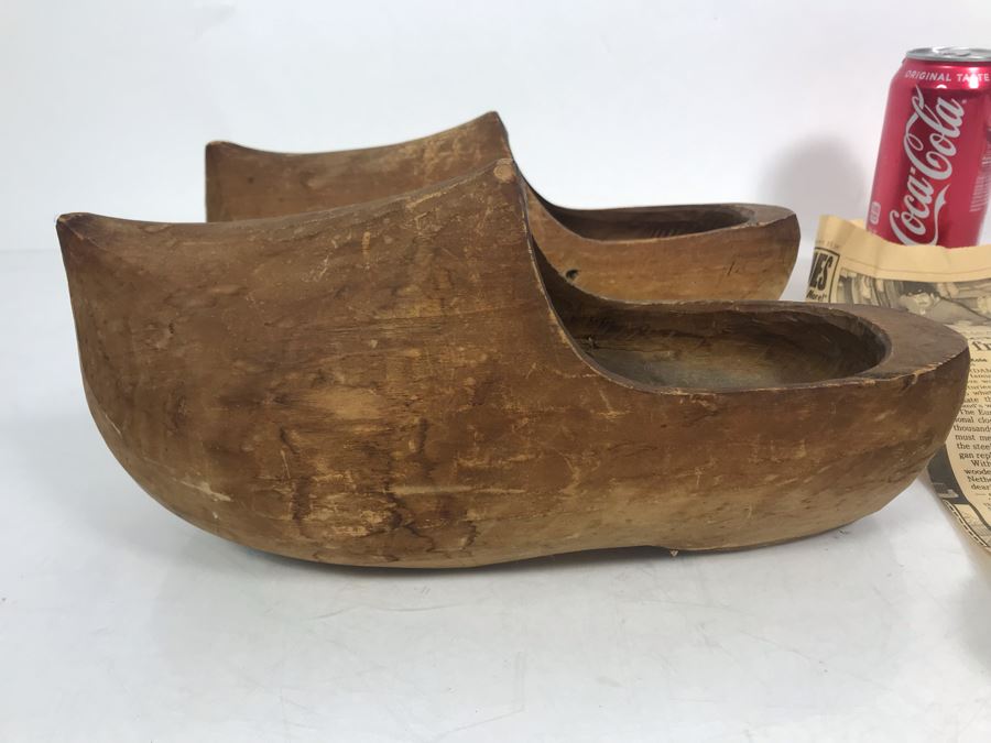 JUST ADDED - Pair Of Vintage Hand Carved Wooden Clogs Shoes 9.5 Internal Length - 11.5 External Length X 5W [Photo 3]
