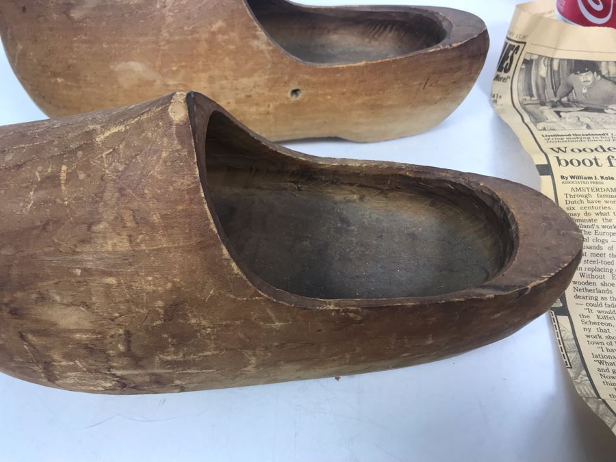 JUST ADDED - Pair Of Vintage Hand Carved Wooden Clogs Shoes 9.5 Internal Length - 11.5 External Length X 5W [Photo 5]