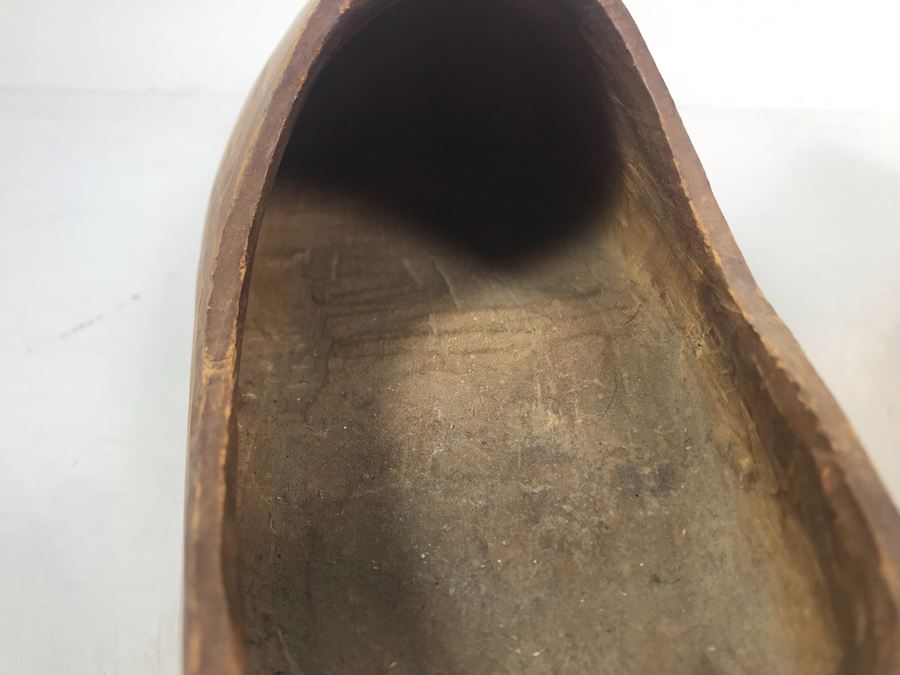 JUST ADDED - Pair Of Vintage Hand Carved Wooden Clogs Shoes 9.5 Internal Length - 11.5 External Length X 5W [Photo 10]