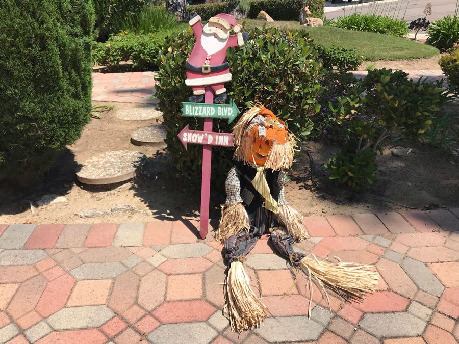 Light Up Halloween Scarecrow And Santa Claus Wooden Sign Decoration