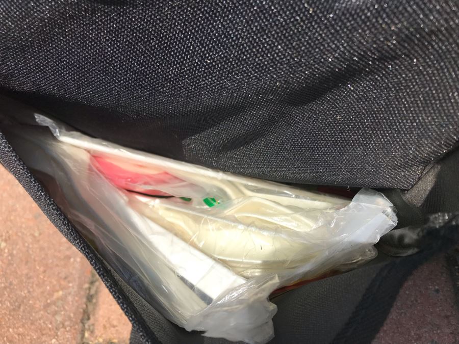 Llama Locomotor 72-Hour Emergency Kit [Photo 11]