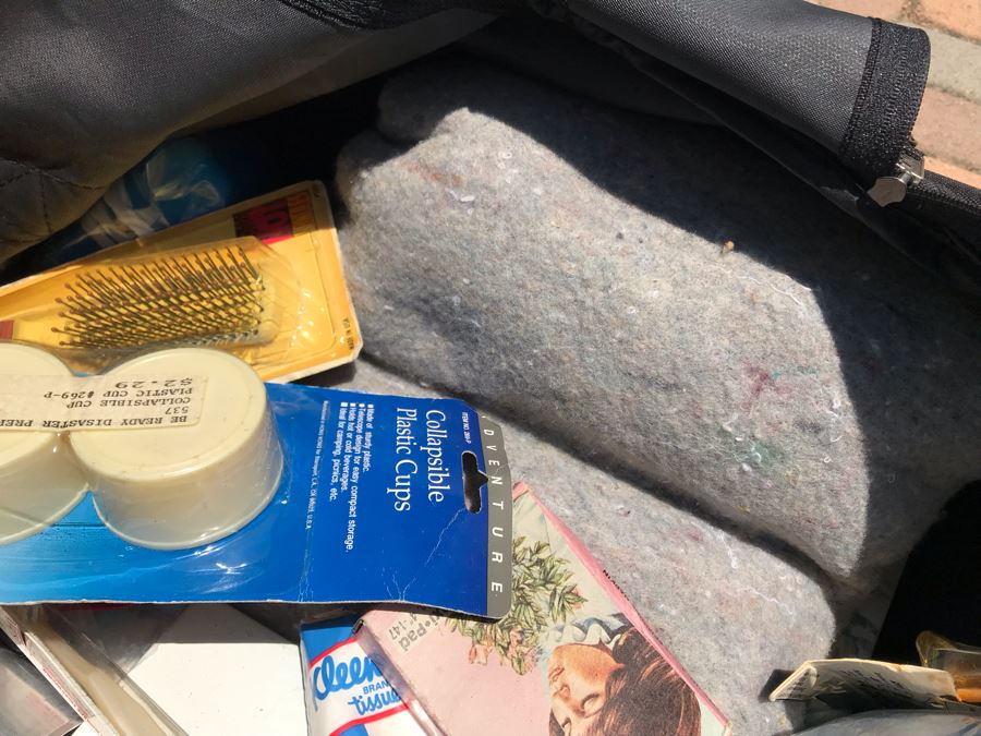 Llama Locomotor 72-Hour Emergency Kit [Photo 18]