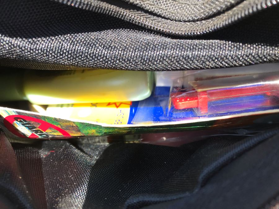 Llama Locomotor 72-Hour Emergency Kit [Photo 10]