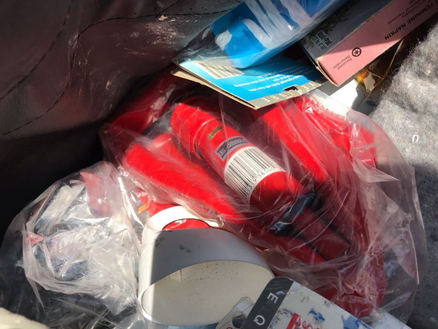 Llama Locomotor 72-Hour Emergency Kit [Photo 19]