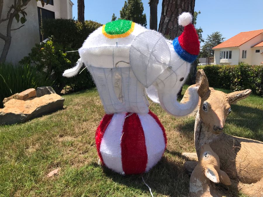 Elephant On Ball Outdoor Lawn Decoration Lighted [Photo 2]