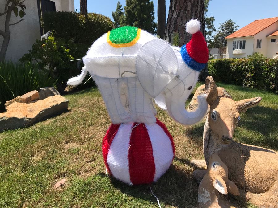 Elephant On Ball Outdoor Lawn Decoration Lighted [Photo 1]