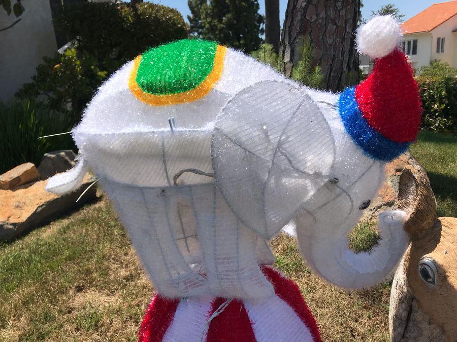 Elephant On Ball Outdoor Lawn Decoration Lighted [Photo 3]