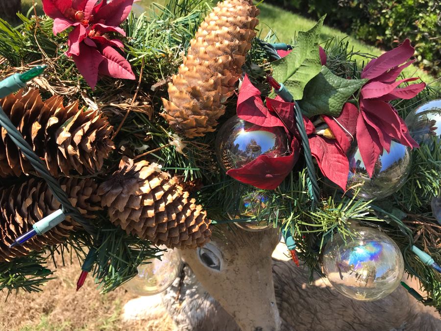 Huge Lighted Christmas Wreath [Photo 3]