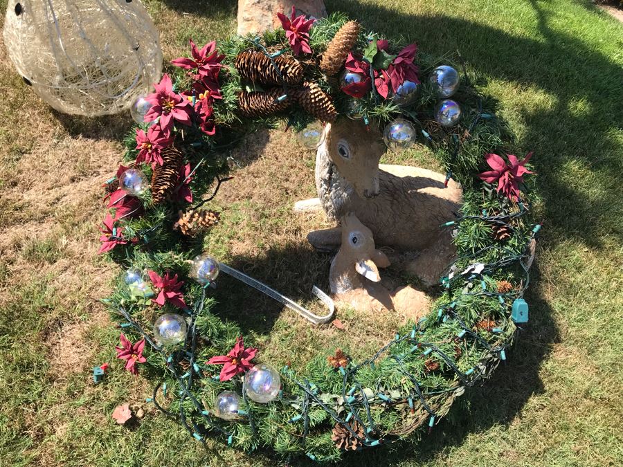 Huge Lighted Christmas Wreath [Photo 1]