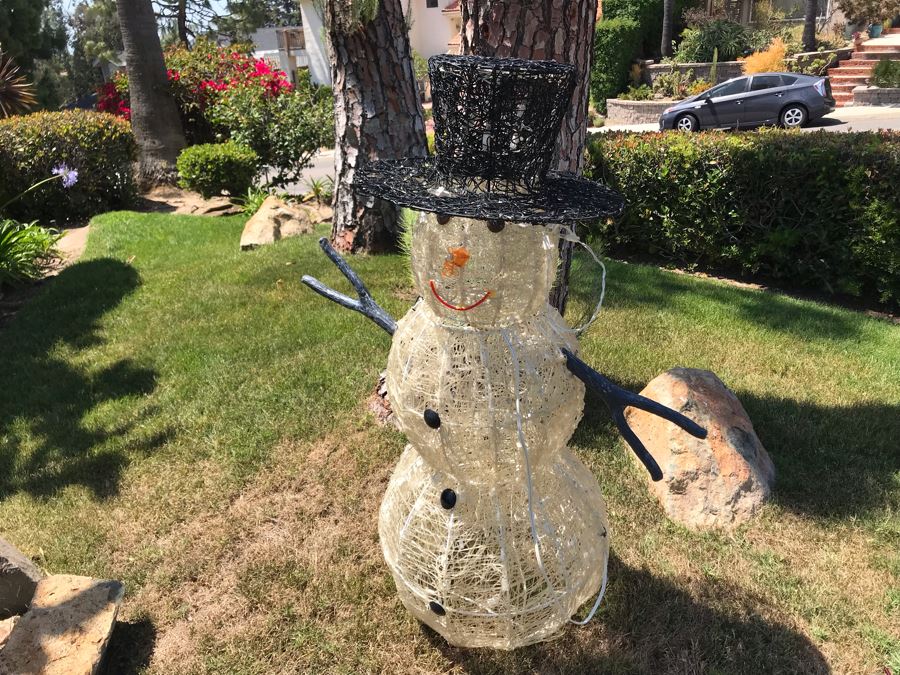 Lighted Snowman Holiday Christmas Decoration [Photo 3]