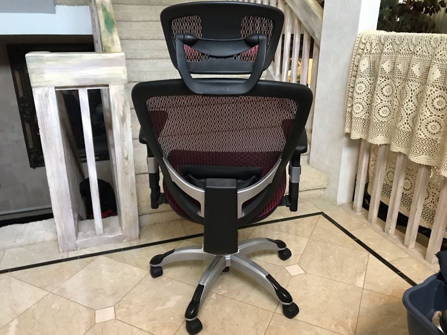 Adjustable Office Armchair On Casters [Photo 4]