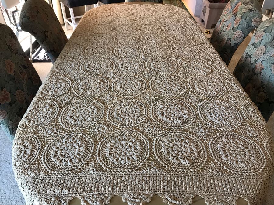 Vintage Crochet Tablecloth 58 X 98 [Photo 2]