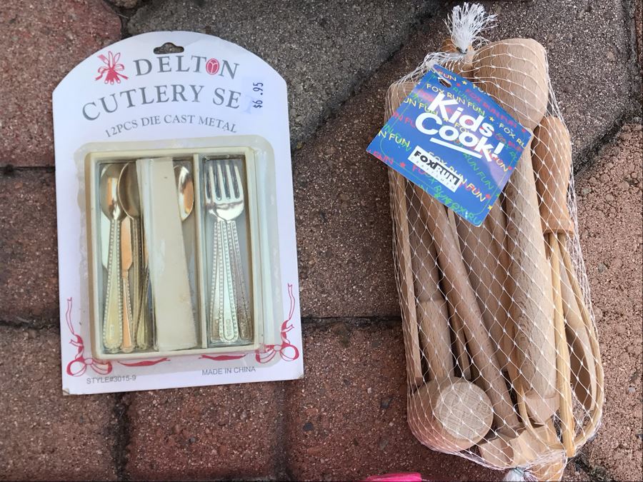 Various New Kid's Toys And Crafts Plus Kids Cooking Book [Photo 5]