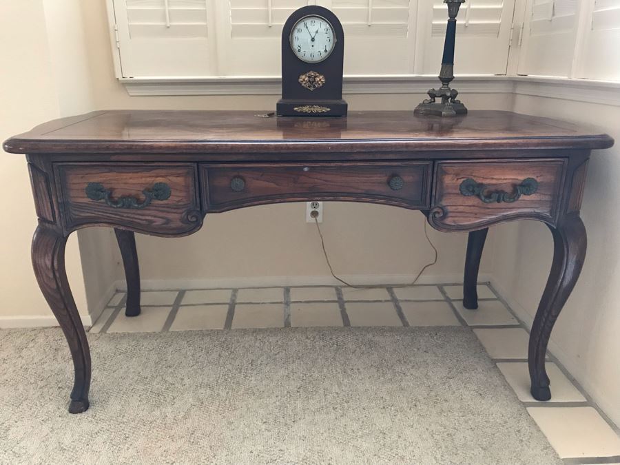 Thomasville Writing Desk With Chair [Photo 5]