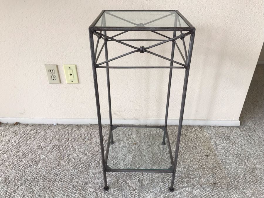 Metal Two-Tier Table [Photo 1]