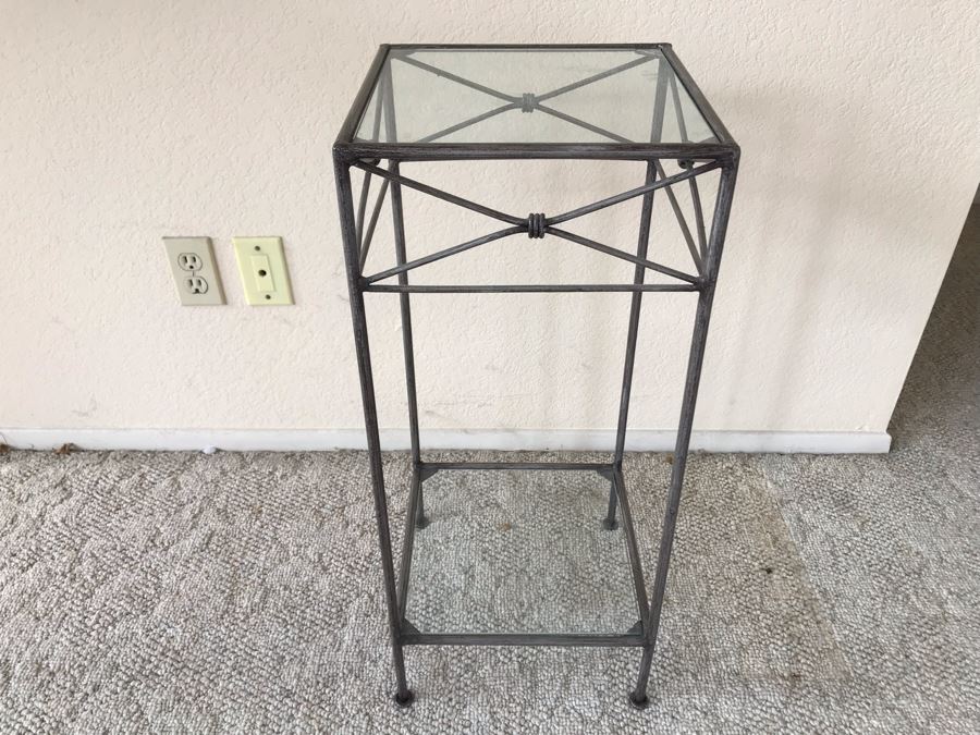 Metal Two-Tier Table [Photo 3]