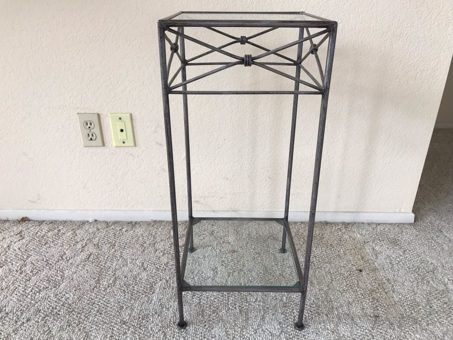Metal Two-Tier Table [Photo 4]
