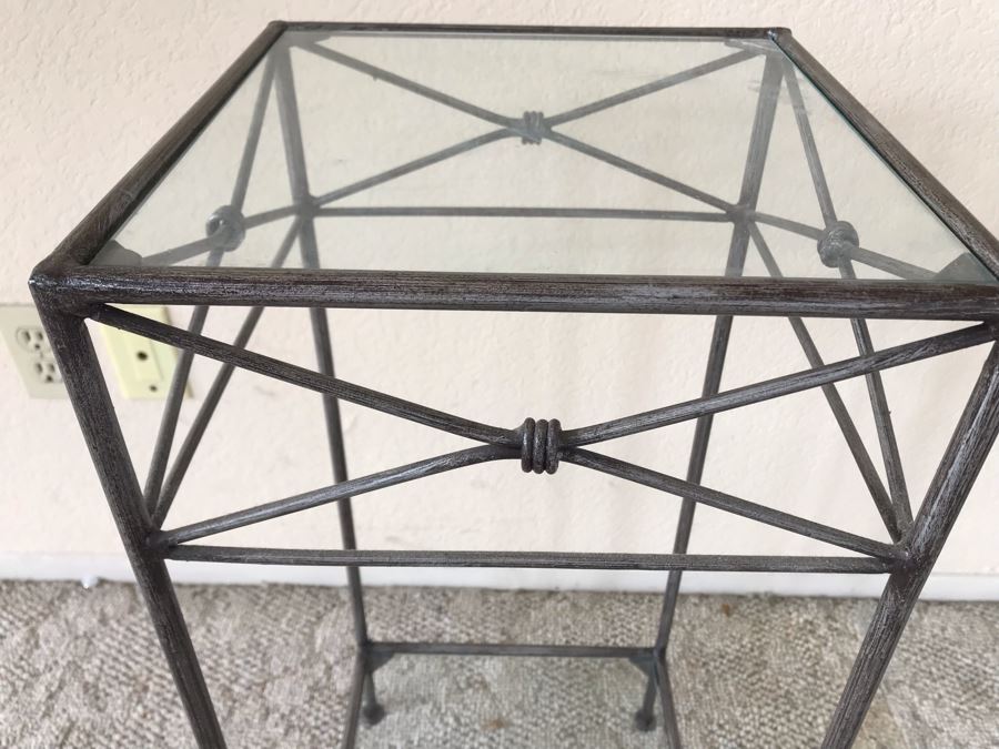Metal Two-Tier Table [Photo 5]