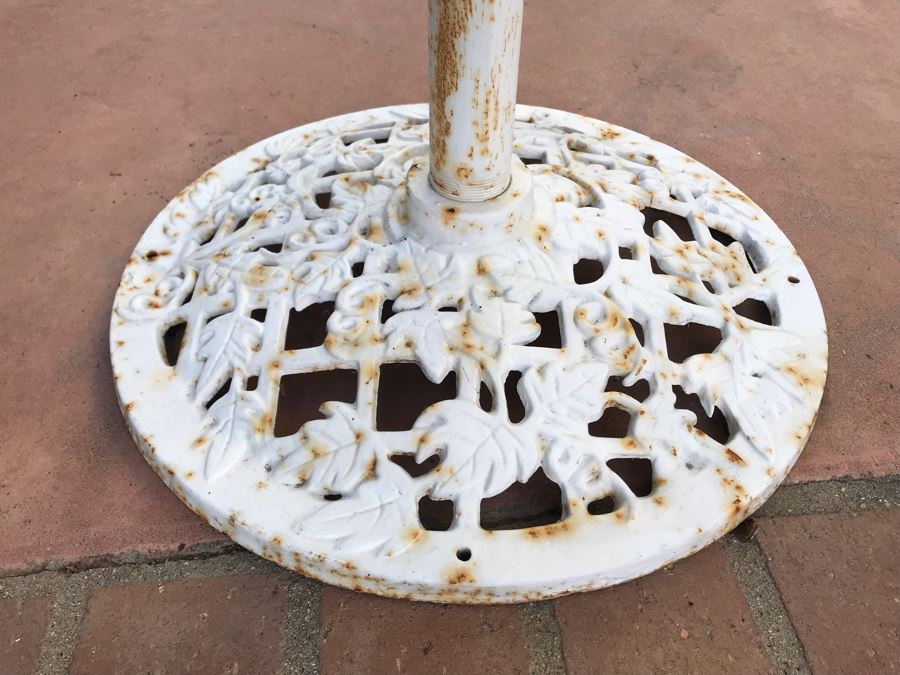 Outdoor Crank Umbrella With Cast Iron Base [Photo 4]