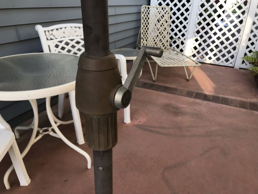 Outdoor Crank Umbrella With Cast Iron Base [Photo 5]