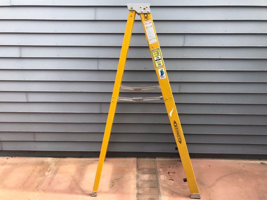 Werner Fiberglass Electro-Master 6' Ladder Model 7206 [Photo 4]