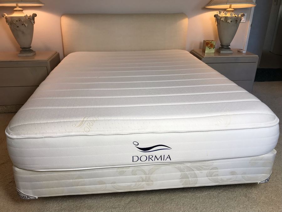 Dormia Queen Size Mattress With Boxspring And Padded Headboard [Photo 3]
