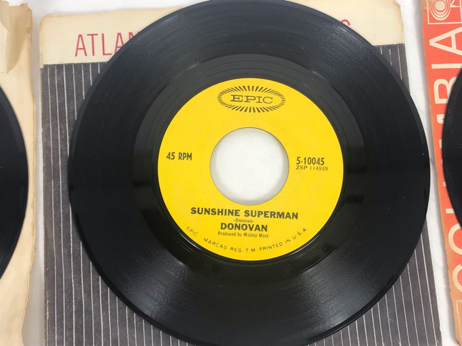 Vintage 45 Records Including The Beatles We Can Work It Out Day Tripper With Jacket, Aretha Franklin Respect, James Brown, Dean And Jean, Donovan, Ramsey Lewis Trio - See Photos [Photo 11]