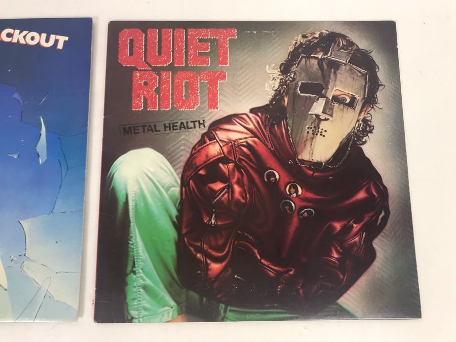 Vinyl Records: Scorpions Blackout And Quiet Riot Mental Health [Photo 3]