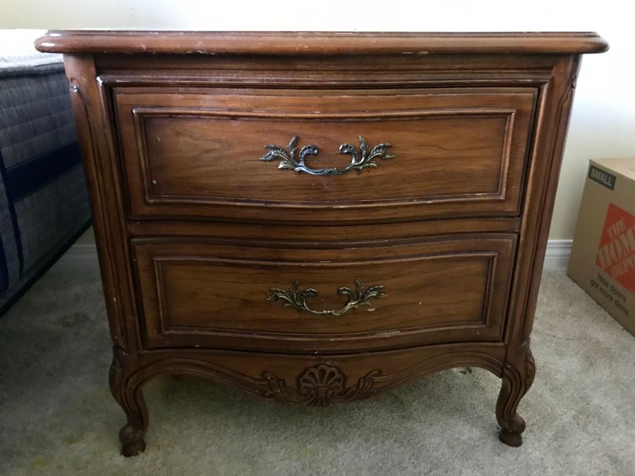 Pair Of Vintage French Provincial Nightstands By Thomasville [Photo 1]