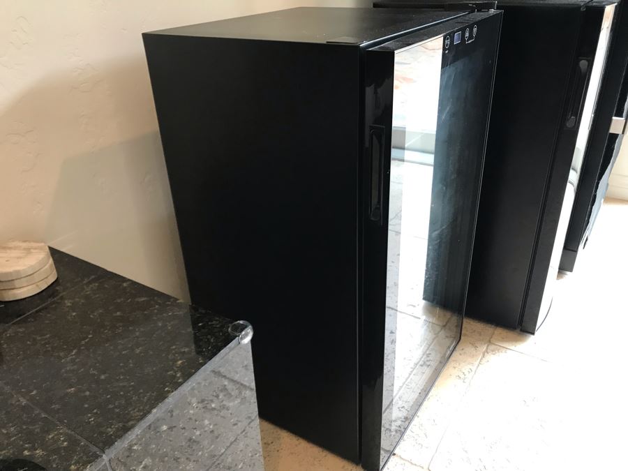 Vinotemp Wine Cooler Model VT34 TS Must Be Unplugged To Change