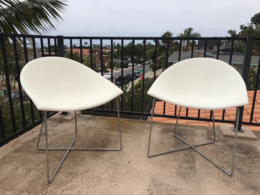 Pair Of Modernist Outdoor Luxury Patio Chairs By Fronterra Furniture 25W X 23D X 29H [Photo 4]