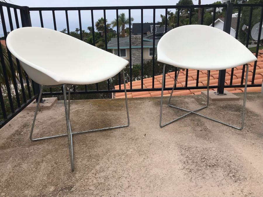 Pair Of Modernist Outdoor Luxury Patio Chairs By Fronterra Furniture 25W X 23D X 29H [Photo 6]