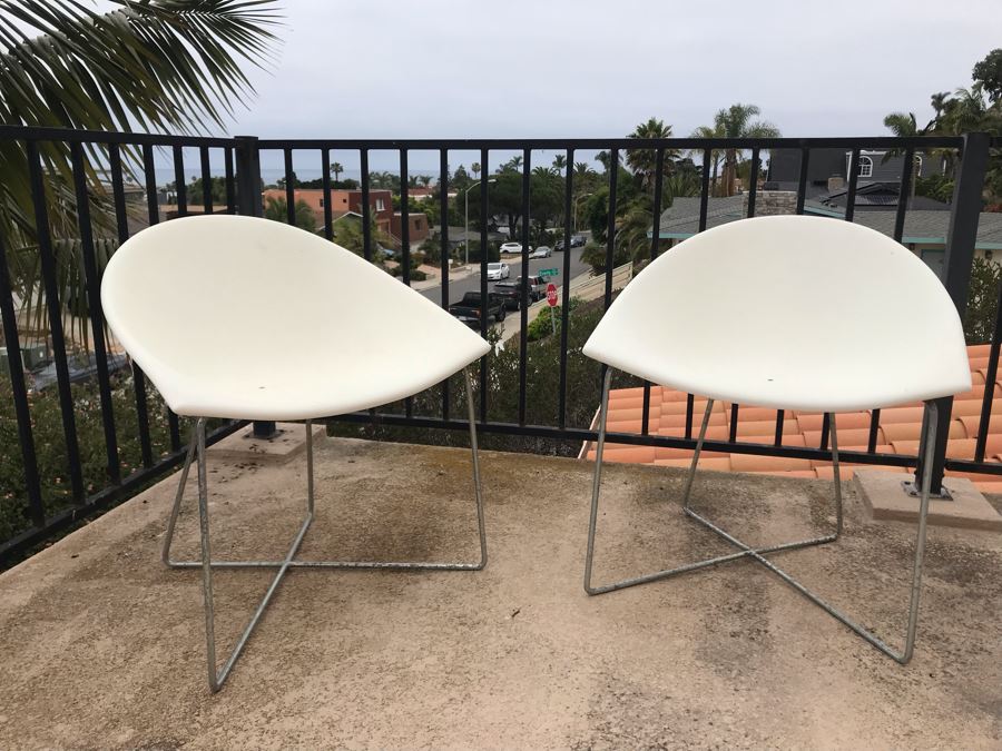 Pair Of Modernist Outdoor Luxury Patio Chairs By Fronterra Furniture 25W X 23D X 29H [Photo 1]