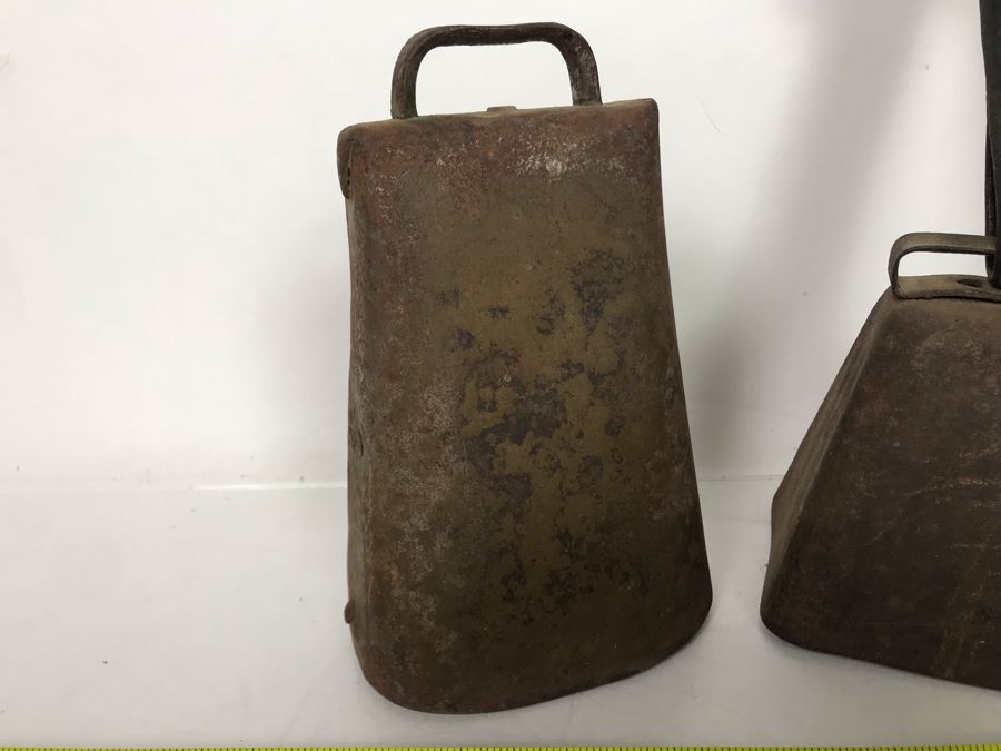 Pair Of Vintage Handmade Metal Cowbells [Photo 4]