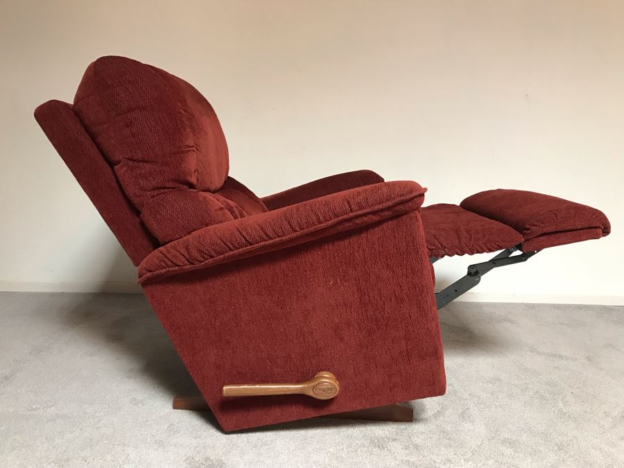 Like New La-Z-Boy Recliner [Photo 9]