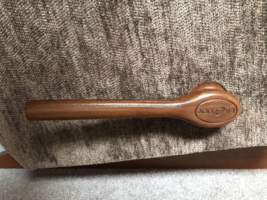 Like New La-Z-Boy Recliner [Photo 5]