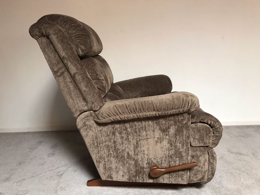 Like New La-Z-Boy Recliner [Photo 7]